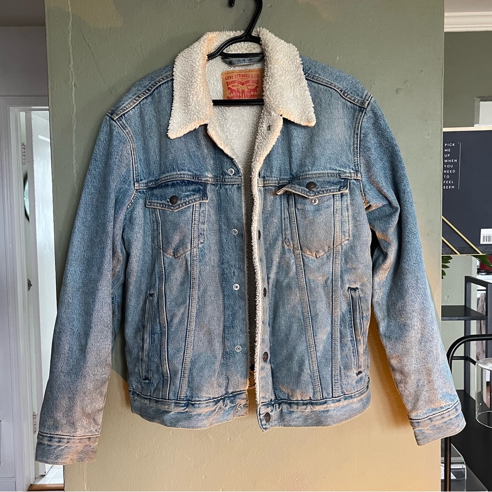 Sherpa Levi’s jacket